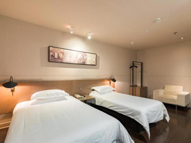 Jinjiang Inn Nanjing Road Pedestrian Streeteast Asia Hotel Шанхай Екстер'єр фото